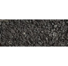 Nahaufnahme von Schiefersplitt für den Gartenbau