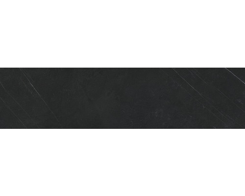 Dunkle Feinsteinzeugfliese mit Marmoroptik.