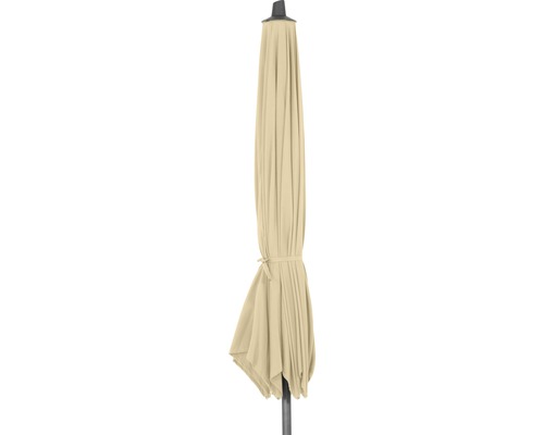 Geschlossener Gartenschirm mit Stoffbezug