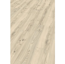 Heller Laminatboden mit Holzoptik