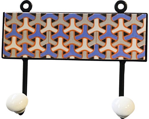 Wandgarderobe mit geometrischem Muster und zwei Haken