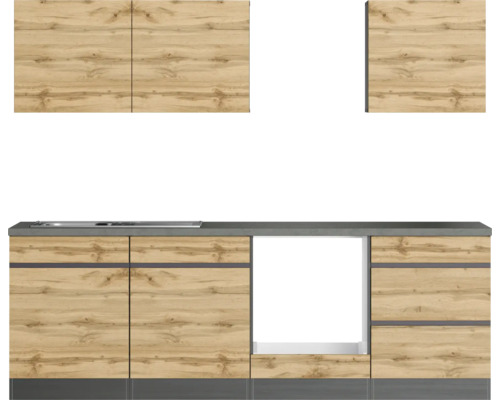 Küchenzeile mit Ober- und Unterschränken in Holzoptik und grauer Arbeitsplatte