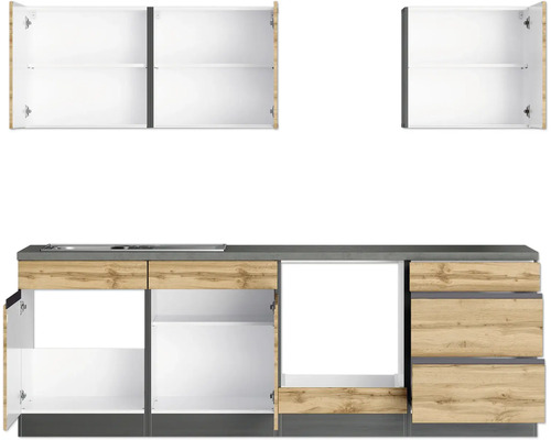 Küchenzeile mit Spüle, Kochfeld, Ober- und Unterschränken