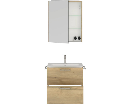 Badezimmer mit Waschbeckenunterschrank mit zwei Schubladen und Spiegelschrank mit Steckdosen