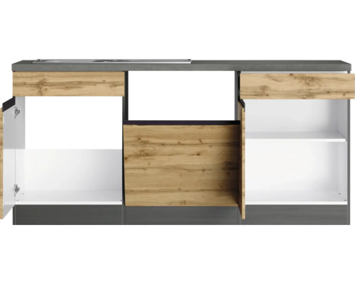 Küchenzeile mit Spüle und Unterschränken in Holzoptik