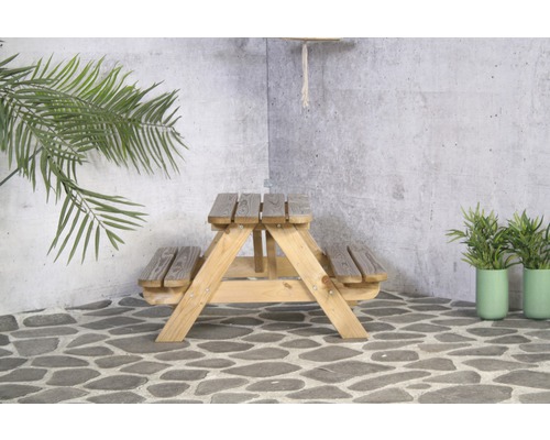 Holz Kindersitzgruppe im Garten