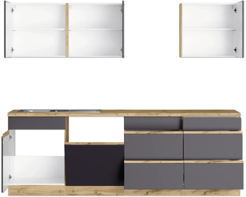 Küchenzeile mit Hängeschränken, Unterschränken und Arbeitsplatte