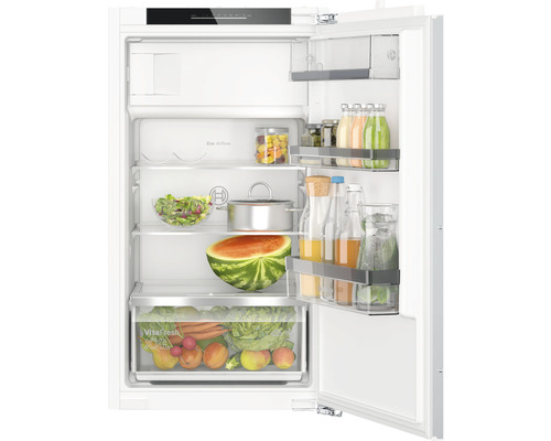 Kühlschrank mit Gefrierfach Bosch KIL32ADD1 BxHxT 55,8 x 102,1 x 54,8 cm weiß Geöffneter Kühlschrank gefüllt mit Lebensmitteln wie Salat, Wassermelone und Gemüse