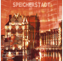 Historische Speicherstadt Hamburg mit Wasserkanal und Brücke
