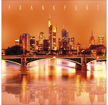 Skyline von Frankfurt mit Brücke über den Main