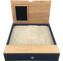 Sandkasten aus Holz mit Tafel und Haken