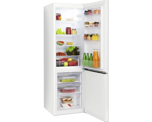 Geöffneter Kühlschrank mit Lebensmitteln in den Regalen und Schubladen