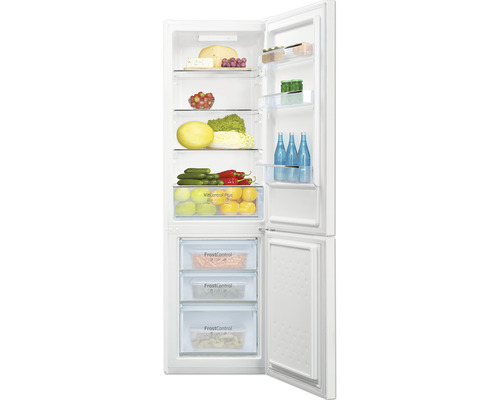 Geöffneter Kühlschrank mit Lebensmitteln