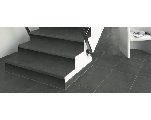 Treppe mit Fliesen und Bodenfliesen