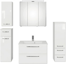 Weißes Badezimmermöbelset mit Spiegelschrank, Waschtischunterschrank und Hochschränken.