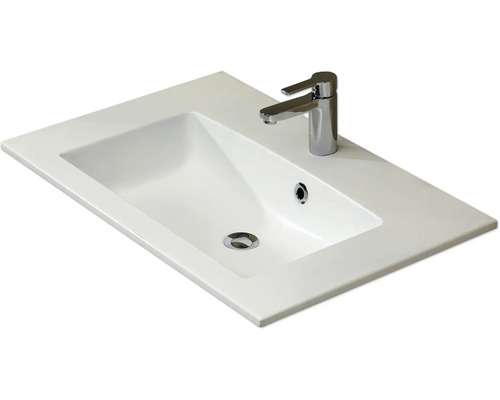 Waschbecken mit Armatur