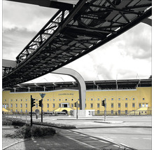 Stadion am Zoo mit Schwebebahn im Vordergrund