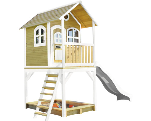 Spielhaus aus Holz mit Sandkasten und Rutsche