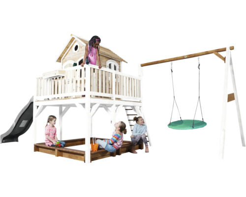 Spielplatz mit Spielhaus, Rutsche, Sandkasten und Schaukel