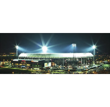Beleuchtetes Stadion bei Nacht