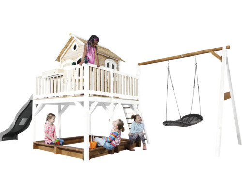 Spielplatz mit Spielhaus, Sandkasten, Rutsche und Schaukel