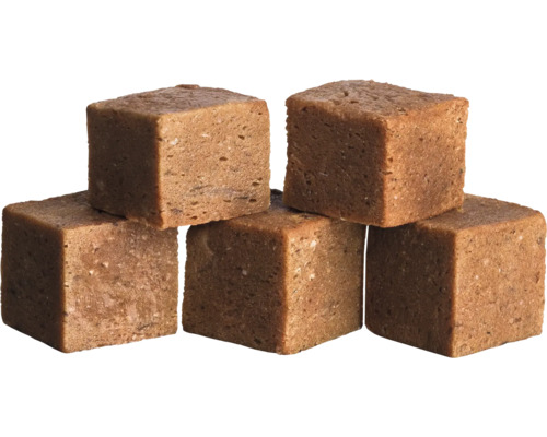 Fünf Brühwürfel gestapelt