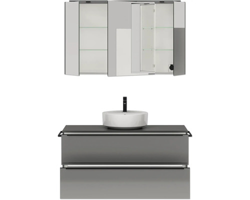 Badezimmerensemble mit Waschbecken, Unterschrank und Spiegelschrank