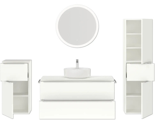 Badezimmer mit Waschtisch, Aufsatzwaschbecken, Spiegelschrank und zwei Hochschränken