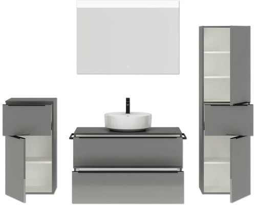 Badezimmerensemble mit Waschtisch, Waschbecken, Spiegelschrank und Hochschränken