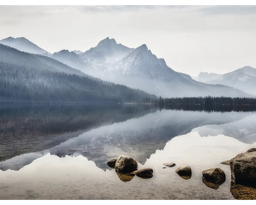 Berglandschaft mit See und Spiegelung