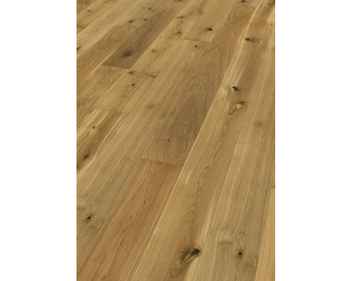 Verlegte Bodenpaneele aus Eichenholz