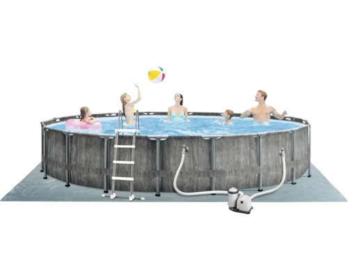 Aufstellpool mit Poolleiter, Filterpumpe und Familie im Wasser