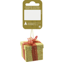 Goldenes Geschenk als Weihnachtsbaumschmuck mit roter Schleife