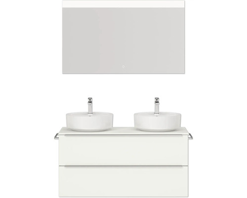 Modernes Badezimmerensemble mit Doppelwaschtisch, Unterschrank und Spiegel