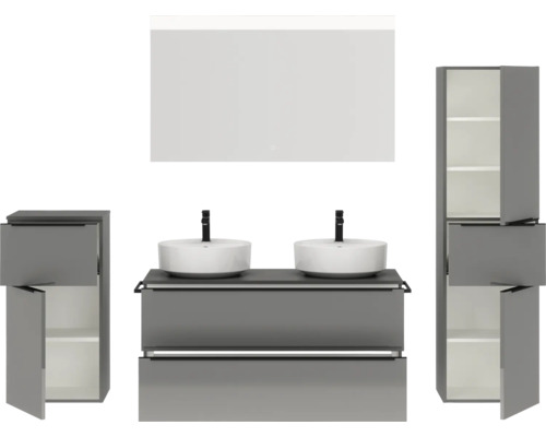 Badezimmerensemble mit Waschtisch, zwei Waschbecken, Spiegelschrank und Hochschränken