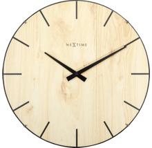 Wanduhr mit Holzmuster und schwarzen Zeigern