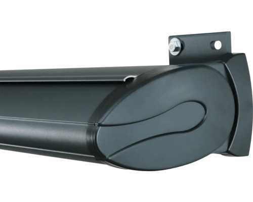 Detailaufnahme einer Gelenkarmmarkise mit Wandhalterung