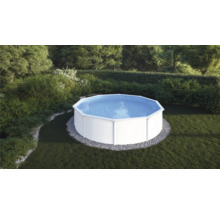 Achteckiger Pool im Garten