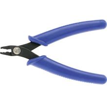 Zange mit blauem Griff