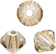 Drei facettierte Schmuckperlen aus Glas mit Loch