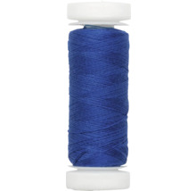 Spule mit blauem Nähgarn