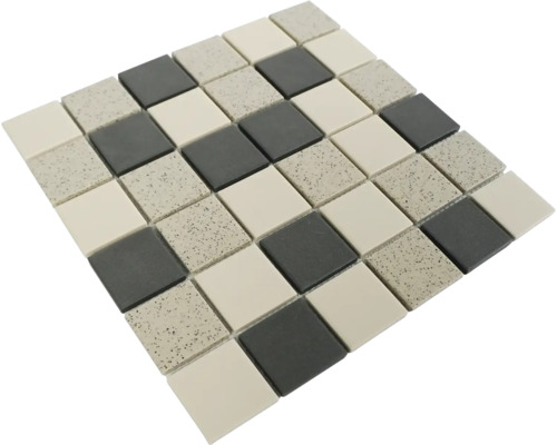 Mosaikfliese aus Keramik mit quadratischen, gesprenkelten Elementen