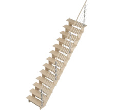 Holztreppe mit Metallgeländer