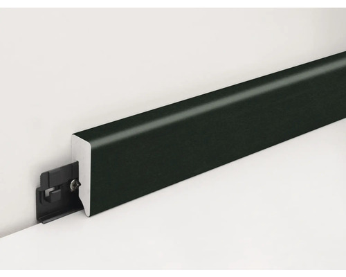 Sockelleiste mit Clipmontage an einer Wand