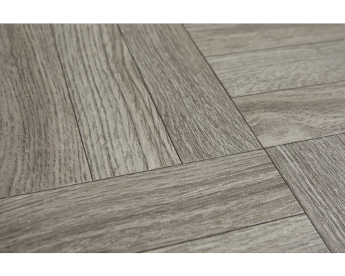 Nahaufnahme von Bodenfliesen in Holzoptik