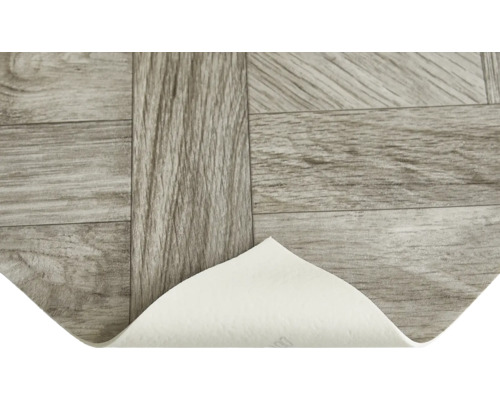 Vinylboden in Holzoptik mit abgelöster Ecke