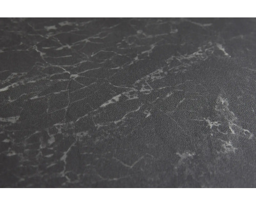 Detailaufnahme einer Arbeitsplatte mit Marmoroptik.