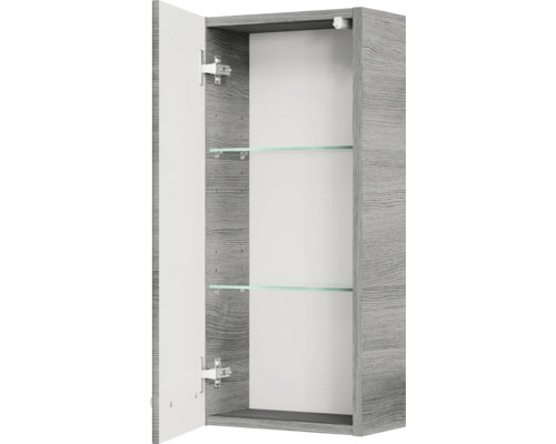 Geöffneter Spiegelschrank mit Glasablagen