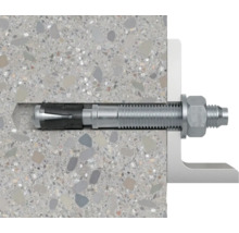 Bolzenanker in Betonwand mit angebrachter Metallschiene