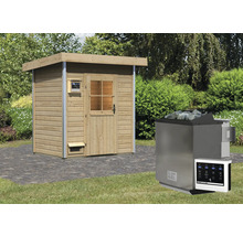 Sauna aus Holz mit Saunaofen und Steinen im Außenbereich